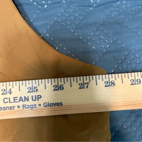 The North Face Men's Tan Quilted Vest - Picture 5 of 6